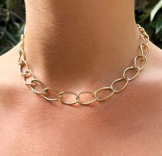 Wear the sun on your skin with our 9ct yellow gold large oval link necklace with lobster clasp. Pair it with other oval pieces from the same collection for a warm glow, perfect for any time of year. Material 9ct Yellow Gold Size Oval Links: 20mm (l), 12mm (w) Variants 15" 16" Weight: 31.52gms 18" Weight: 36gms 20" Weight: 39.77gms Yellow Gold Small Oval Links Style TipCosmopolitan pendants with swivel fitting (as shown in images for display purposes). Oval Yellow Gold Paperclip Chain Jewelry, Elegant Oval Chain Necklace With Lobster Clasp, Oval Yellow Gold Jewelry With Paperclip Chain, Yellow Gold Paperclip Chain Necklace With Oval Pendant, Elegant Jewelry With Oval Pendant And Rolo Chain, Modern Oval Chain Necklace As Gift, Oval Yellow Gold Chain Necklace, Modern Oval Chain Necklace For Gift, Yellow Gold Necklace With Paperclip Chain