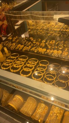 gold Desi Gold Aesthetic, Turkish Design Gold Jewellery, Somali Gold, Arab Gold Jewelry, Gold Jewlry