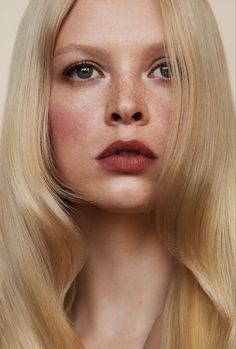 Hair Trends, Lara Jade, 70s Vibes, Dyed Natural Hair, Beauty Shoot, Winter Hairstyles, Beauty Editorial, Beauty Inspiration, Abba