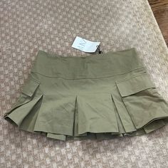 So Cute Green Cargo Skirt With Built In Shorts Green Cargo Skirt, Zara Mini, Green Cargo, Zara Skirts, Cargo Skirt, So Cute, Built In, Womens Skirt, Zara