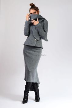 Beatrice is a unique and elegant suit wearable with select or casual occasions. it has both a retro and a modern look to it that it brings personality to your frame. it's entirely made out of thick wool so it's ideal for the cold weather. If you don't have a standard size you can send me your measurements in cm and i'll custom make it. AVAILABLE FABRICS are a lot :).. please contact me for pictures. The products are made to order so any size will be ready for shipping in 2-3 weeks after payment. Fitted Two-piece Suits With Long Sleeves, Fitted Gray Winter Sets, Fitted Gray Sets For Winter, Fitted Two-piece Long Sleeve Suits, Fitted Two-piece Long Sleeve Blazer, Chic Fitted Sets With Suit Collar, Fitted Notch Lapel Office Lady Sets, Elegant Gray Long Sleeve Sets, Tailored Two-piece Long Sleeve Suit