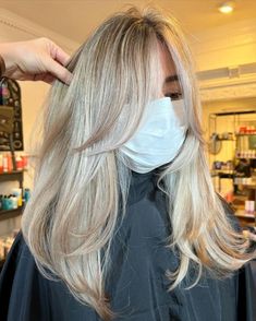 Trendy Curtain Bangs, Haircut Selfie, Photo Hijab, Long Shiny Hair, Cute Hairstyle, Bangs With Medium Hair, Blonde Hair Inspiration, Blonde Hair Looks, Hijab Girl