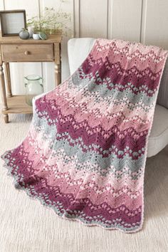 crochet blanket pattern Knitting Afghans, Sweetheart Blanket, Chunky Blanket Pattern, Quick Crochet Blanket, Chunky Crochet Blanket Pattern, Crochet Blanket Tutorial, Chunky Crochet Blanket, Easy Crochet Blanket, Crochet Blanket Designs