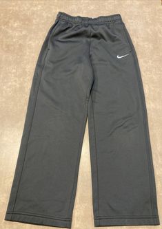 NIKE~Therma-Fit, Gray Pants, Size Youth Medium, pockets, elastic & drawstring waistband, no stains or snags. Excellent Condition! ~please take a moment to look at my other items! Nike Full Length Sports Joggers, Nike Full-length Sports Joggers, Cute Online Clothing Stores, Christmas Clothes, Gray Pants, Cute Outfits For School, Clothing Stores, Cute Everyday Outfits, Grey Pants