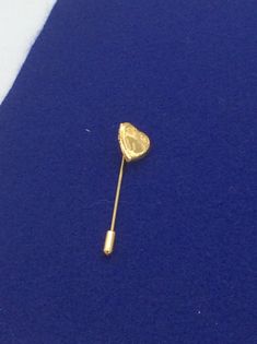 Lovely heart/locket stick pin, vintage, nice petite size, good condition, locket opens for photo, no visible scratches, thoughtful gift, gift box included Classic Brooch Lapel Pin For Gifts, Vintage Yellow Gold Lapel Pin As A Gift, Vintage Yellow Gold Lapel Pin For Gift, Classic Gift Lapel Pin, Classic Lapel Pin Gift, Gold Heart-shaped Brooch For Formal Occasions, Gold Heart Brooch For Formal Occasions, Gold Heart Brooch For Formal Wear, Heart-shaped Gold Pins For Gifts