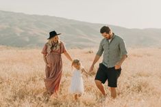 Maternity Photos - Positively Oakes October Maternity Pictures, Family Photos Poses, Family Photos Outfits, Maternity Family Photos, Family Photos Outdoor, Family Photos What To Wear