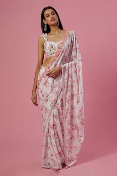 Shop for Label Priyanka Kar White Viscose Georgette Floral Print Saree With Blouse for Women Online at Aza Fashions Kajol Saree, Floral Print Saree, Embroidered Beads, Girly Style Outfits, Floral Print Sarees, Floral Saree, Fashion Courses, Padded Blouse, Print Saree