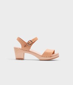 Vienna open-toe clog sandal in ecru | Sandgrens Sandal Style, Cork Sandals, Wooden Clogs, Clog Sandals, Sandal Fashion, Vegetable Tanned Leather, Boot Shop, Shop Sandals, Vienna