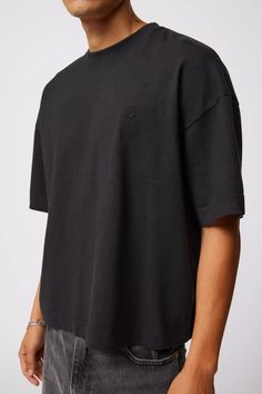 Standard Cloth Foundation Tee | Urban Outfitters Boxy Tee, Fitted Tee, Big Men, Black Fits, Basic Tees, Workout Tee, Black Tee, Sleeve Styles, Knit Top