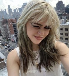 Platinum Hair Pale Skin, Blonde Alternative Hair, Bleaching Hair Ideas, Edgy Blonde Hair Grunge, Frosted Tips Women Hair, Long Hair Grunge, Alt Blonde Hair, Alternative Blonde Hair, Punk Hair Women