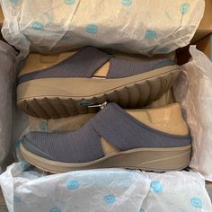 Nwt Bzees Gabby Clog , Size 7.5. Relaxed Fit. Very Comfy. Bzees Shoes, Tan Mules, Mary Jane Clogs, Mary Jane Shoes Flat, Black Clogs, Comfort Gray, Clogs And Mules, Black Shoes Women, Clogs Shoes