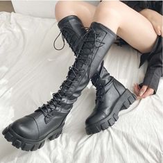 Hot Boots, Work Place, Estilo Punk, Gothic Punk, Black Platform, Online Fashion Stores, Character Outfits, Dr. Martens Boots, Look Cool