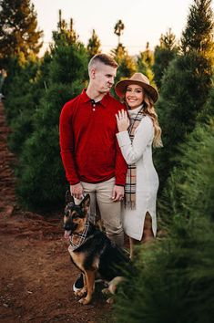 Christmas Tree Farm Outfit Ideas, Christmas Tree Farm Couple Pictures, Family Christmas Pictures With Dog, Christmas Tree Farm Family Photos Outfit, Farm Poses, Tree Farm Family Photos Outfit, Christmas Tree Farm Family Photos, Women Christmas Outfits