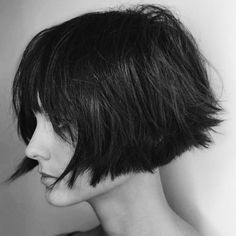 Jaw Length Bob, Embrace Messy Hair, Short Hair Tomboy, Crop Hair, Girls Short Haircuts, Choppy Bob Hairstyles, Short Sassy Hair, Short Choppy Hair