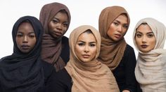 Decolonisation Art, Habiba Da Silva, Unique Hijab, How To Wear Hijab, Hijab Colors, New Hijab, Women Crush, Black Hijab, Estilo Hijab