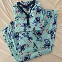 Nwot Disney Stitch Fleece Pajamas Size Xl Long Sleeved Top Pants Are Tapered At The Ankle W/ Elastic Waist Ships Quickly From Smoke Free Home Stitch Pajamas For Kids, Cute Stitch Stuff, Stitch Pjs, Stitch Room, Stitch Merchandise, Stitch Things, Stitch Pajamas, Lilo And Stitch Merchandise, Stitch Cake