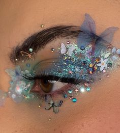 Fairy Vibes Makeup, Sparkly Fairy Makeup, Enchanted Garden Makeup, Fairy Glitter Makeup, Fairy Makeup Ideas Fantasy, Glitter Fairy Makeup, Nature Fairy Aesthetic, Fairytale Makeup Looks, Evil Fairy Makeup