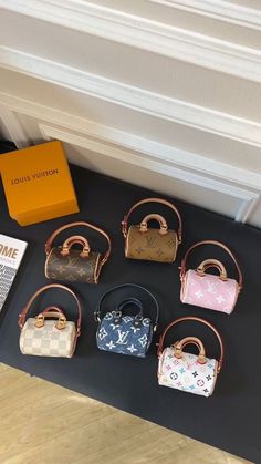 Luis Viton, Prada Jewelry, Expensive Handbags, Women's Bags By Shape