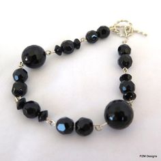 Black Onyx Tennis Bracelet #bracelets #jewelry #blackjewelry #gemstonebracelets #handmade #freeshipping #fashion #bohostyle #gothjewelry Black Onyx Necklace, Jewelry Bracelets Gold, Real Jewelry, Bracelets Gold Diamond, Sterling Bracelets, Stylish Bracelet, Black Jewelry, Tennis Bracelet Diamond, Solitaire Pendant