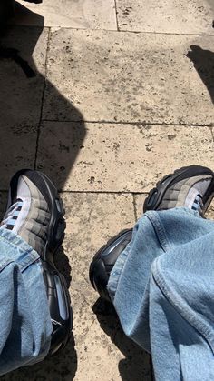 Tuff Fits, Airmax 95, Guys Fashion Casual, Fleece Outfit, Streetwear Inspo, Street Fashion Men Streetwear, Shoe Inspo, Vintage Mode, Y2k Streetwear