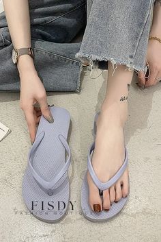 Fisdy - Stylish and Comfortable Slip-On Beach Sandals Flip Flops For Women, Comfortable Flip Flops, Kawaii Shoes, Summer Flip Flops, Summer Slippers, Cute Sneakers, Beach Slippers, Yellow Shoes, Flip Flop Slippers