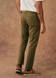 Tom Chinos - Brown - Organic Cotton - Octobre Éditions Chino Cotton Twill Cargo Pants, Khaki Tapered Leg Chino Cotton Twill Cargo Pants, Workwear Khaki Chinos With Welt Pockets, Slim Fit Tapered Leg Chinos, Tapered Chino Cotton Twill Pants, Khaki Chino Cotton Twill Work Pants, Slim Fit Chino Cotton Twill Chinos For Work, Slim-fit Khaki Chinos For Work, Fitted Khaki Chinos For Work