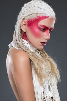 * femme * Make Carnaval, Dark Circus, Avant Garde Hair