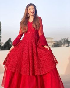 Patterned Bridesmaid Dresses, डिजाइनर कपड़े, Gown Party Wear, Pakistani Fashion Party Wear, Pakistani Dresses Casual, Beautiful Pakistani Dresses, Indian Gowns Dresses, Simple Pakistani Dresses