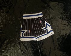 Champion Shorts Pants Orlando Magic Size XS  Vintage Jersey Jersey Shorts Very good condition On the sign is size M, but turns out like a size XS. Champion Shorts, Vintage Jerseys, Orlando Magic, Shorts Pants, Jersey Shorts, Short Pants, Cargo Shorts, Mens Shorts, Short Outfits