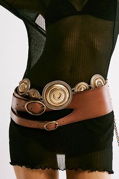 Bohemian Armor Chain Belt Waist Belt Outfit, Belt Inspiration, Cool Belts, Autumn Wishlist, 2025 Trends, Cool Belt, Dream Items, Wide Belts, Cowboy Aesthetic