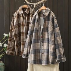 This is perfect for those who are looking for a clothing for a good price. It is fashionable, stylish, and it will look great on anyone who wears it. Do you wanahavit? Plaid Shirt Women, Female Tops, Contrast Top, Loose Coats, Plaid Shirts, Ladies Shirt, Shirts Vintage, Striped Long Sleeve Shirt, Top Pants Set