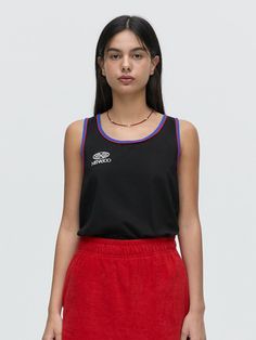 This is a trendy and casual top by MENASOO that is made out of high quality and sturdy material. With distinctive mood of the design and comfortable wear, you can style it for your casual daily outfit.- Color poin on the neckline and armhole- Logo embroidery on the chest- Sporty and casual mood Black Crew Neck Tank Top For Summer, Trendy Black Sleeveless Tops, Trendy Black Tank Top, Sporty Black Tops For Summer, Sporty Black Summer Top, Black Tank Top Athleisure Style, Chic Black Tops For Streetwear, Trendy Black Crew Neck Tank Top, Chic Black Crew Neck Tank Top