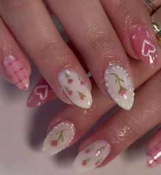 Cute Almond French Nails, Hearts Design Nails, Cutesy Nail Designs, Simple Blush Nails, Pastel Cute Nails, Nails Inspo Coquette, Fun Almond Nail Designs, Halloween Nail Inspo Almond, Pink Theme Nails