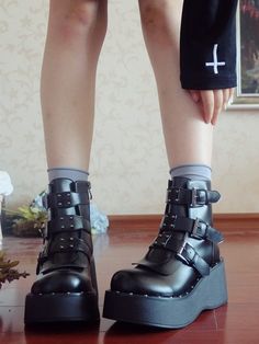 The length of the boots does not include heels. Boots Y2k, Gothic Boots, Fashion Shoes Boots, Leather Combat Boots, Punk Boots, Kawaii Shoes, Boots Platform, Valentines Day Gifts For Her, Martin Boots