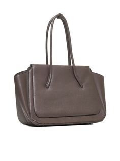 Aesther Ekme's Lagune 24h bag in chestnut brown grained leather featuring double top handles + snap button strap, internal magnetic fastening, internal flat pocket, Three Dots logo embossed on the front, protective feet and silver-tone metal hardware.390x240x150x660mmSize Type: UniqueGender: WomenMaterial: FURS & SKINS->CALFSKIN100 %Color: GRAIN CHESTNUTMade in: ESProduct ID: 03FW241LG24HL06-221*Import tax/duty will be calculated at checkout (If applicable) Brown Satchel With Silver-tone Hardware, Brown Satchel With Silver-tone Hardware Top Handle, Brown Top Handle Satchel With Silver-tone Hardware, Timeless Brown Bag With Silver-tone Hardware, Modern Brown Bags With Silver-tone Hardware, Office Satchel In Brown With Silver-tone Hardware, Brown Office Satchel With Silver-tone Hardware, Timeless Brown Shoulder Bag With Silver-tone Hardware, Brown Office Shoulder Bag With Silver-tone Hardware