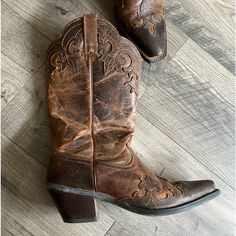 Used-Like New Ariat Boots Ariat Cowboy Boots, Ariat Boots, Ariat Shoes, Shoes Women, Cowboy Boots, Cowboy, Like New, Women Shoes, Boots