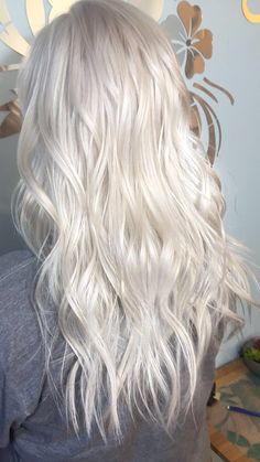 Icy platinum blonde Icy Blonde Hair Color, Long White Hair, Platinum Blonde Hair Color, Icy Blonde Hair, White Blonde Hair, Blonde Haircuts, Smink Inspiration, Silver Blonde, Icy Blonde