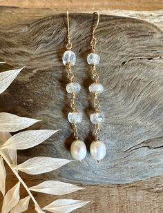 Gold filled dangle earrings with white freshwater pearls and faceted moonstone gemstones Moonstone Gemstones, Earring Inspiration, Gold Dangle Earrings, Earrings Inspiration, White Freshwater Pearl, 925 Silver Jewelry, Gift Jewelry, Gold Earrings Dangle, Etsy Earrings Dangle