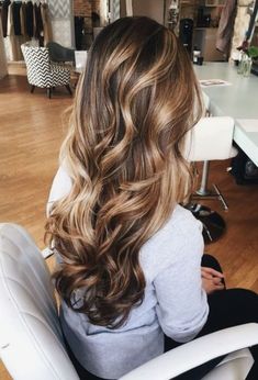 Highlights Ideas, Caramel Highlights, Honey Blonde Hair, Haircuts For Long Hair, Hair Color Balayage, Light Brown Hair, Brown Hair Colors