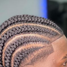 LEONARDO NUNES 🗝 on Instagram: "@barbearia_21 🔥 #leo21braids" Braids With Taper Fade, Taper Fade Braids Men, Black Men Braids, Modern Hairstyles For Men, Afro Hair Fade, Cornrow Styles For Men