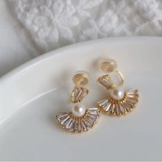 New Fan Drop Vintage Style Pearl Pave Clip On Earrings Comfortable, Sturdy And Discreet Clip With Silicone Padding Limited Quantity Available Clip On Earrings Wedding, Clip On Wedding Earrings, Pearl Clip On Earrings, Bridal Earrings Hair Down, Vintage Bridal Earrings, Pearl And Gold Earrings, Wedding Earrings Bride, Vintage Pearl Jewelry, Emerald Cut Stud Earrings