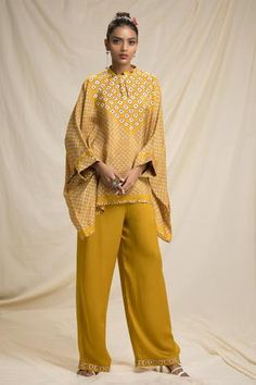 Shop for Rajdeep Ranawat Yellow Silk Bandhani Print Tunic And Pant Set for Women Online at Aza Fashions Kebaya Moden, Rajdeep Ranawat, Yellow Kimono, Dress Over Pants, Bandhani Print, Kaftan Designs, Indo Western Dress, Fashion Tops Blouse, Yellow Silk