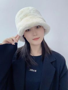 White Fur Bucket Hat | Hyunjin - Stray Kids - Fashion Chingu Winter Solid Color Bucket Hat One Size, Trendy Warm Brimmed Hat, Trendy White Warm Hats, Trendy Warm White Hat, Trendy Mini Bucket Hat For Winter, Trendy Brimmed Winter Bucket Hat, Trendy Brimmed Bucket Hat For Winter, Trendy White Winter Hat, Trendy Winter Mini Bucket Hat