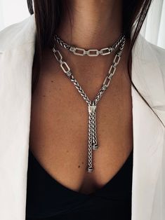 🍁NEW 2022 collection 🍁 ✨EXPRESS SHIPPING OVER 100$ FREE DETAILS * High quality oxidized silver plating * Lead and Nickel Free MEASURES collar necklace Total length: 35cm + 5cm extension chain Chain width : 5-6mm MEASURES lariat necklace Total length neck : 45-50cm + 8cm extension chain Drop chain: 18 cm Chain size: 5-6mm ✨✨ 2021 Autumn New collection As a gift , will be beautiful for your best friend birthday, sister wedding, mom anniversary or your lovely valentine. CAER INSTRUCTIONS: To keep Long Drop Necklace, Silver Lariat Necklace, Edgy Necklace, Chunky Gold Necklaces, O Ring Choker, Statement Necklace Gold, Lariat Necklace Silver, Mode Instagram, Chunky Chain Necklaces