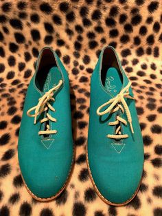 Amazing vintage 1980s turquoise canvas oxford lace up shoe.. rubber sole zodiac brand super cool in great condition  ... womens size 7 1/2 Vintage Low-top Oxfords With Rubber Sole, Green Casual Oxfords With Rubber Sole, Casual Green Oxfords With Rubber Sole, Vintage Blue Sneakers For Spring, Oxford Shoes Style, Mod Scooter, Western Brown, Oxford Style, White Houndstooth