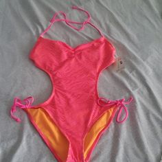 Hot Pink Bongo Mokini Swimsuit Brand New With Tags. Pink Backless Swimwear For Sunbathing, Pink Backless One Piece For Summer, Pink Stretch Bodysuit For Sunbathing, Pink Sleeveless Tankini For Swimming, Pink Backless One-piece For Beach Season, Pink Backless Tankini For Poolside, Pink Stretch One-piece For Sunbathing, Pink Backless Bodysuit With Lined Body, Pink Fitted Backless Swimwear