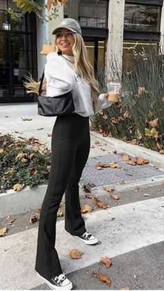 Flare Knit Pants Outfit, Alo Yoga Flare Pants Outfit, Black Wide Leggings Outfit, Black Flowy Pants Outfit Winter, Black Flared Trousers Outfit Casual, Flare Workout Pants Outfit, Flare Leg Yoga Pants Outfit, Align Wide Leg Outfit, Ribbed Knit Pants Outfit