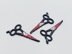 2 Bloody Scissors Charms - Doublesided. - 2 pieces. - Size: 49mmx24mm - Material: Acryllic Horror Halloween, Belgium, Art Collection, Charms, Music Clothes, Halloween