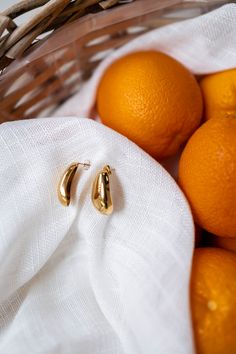 Stylish stainless steel earrings with a beautiful golden finish. These earrings are a perfect blend of elegance and versatility, adding a touch of sophistication to any outfit!