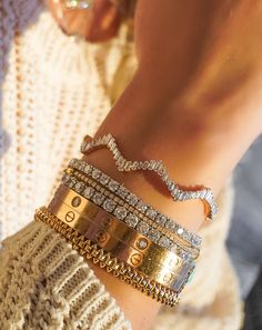 Zig Zag Bangle – LUISA ALEXANDER Cartier Stack, Aesthetic Bangles, Bangle Stack, Layered Bangles, Stacked Bracelets, Bangles Gold, Diamond Girl, Luxe Jewelry, Wrist Game